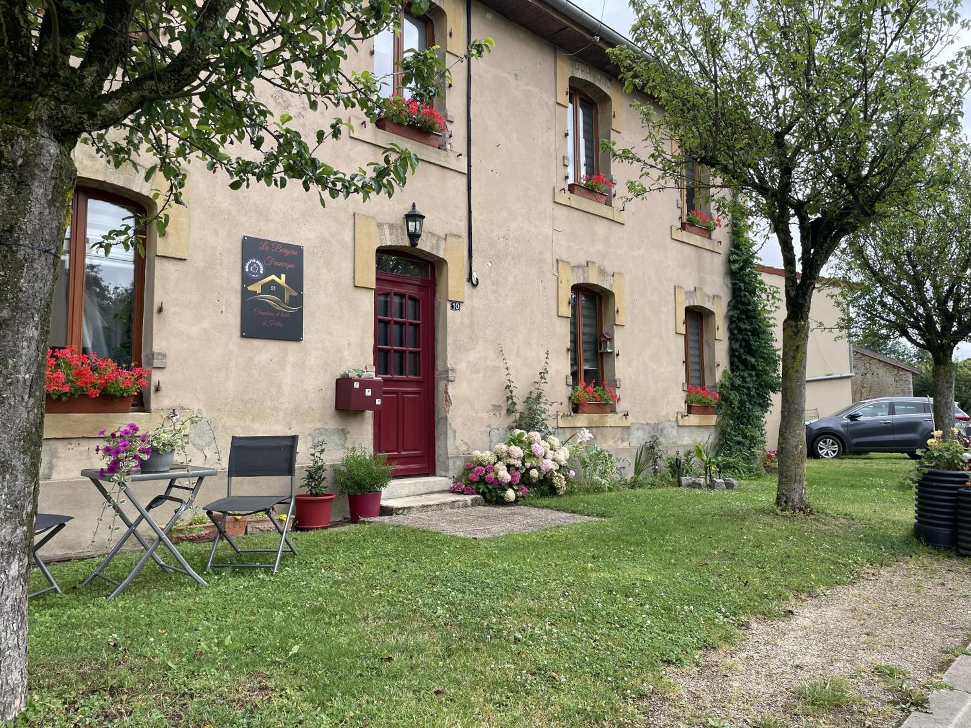 Bergerie Francique Apartamento Lachaussee Exterior foto